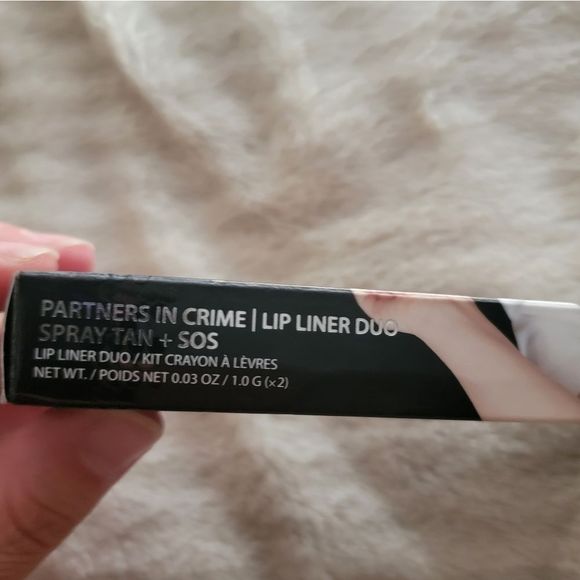 NEW Qveen Studio Lip Liner Duo - Picture 5 of 6